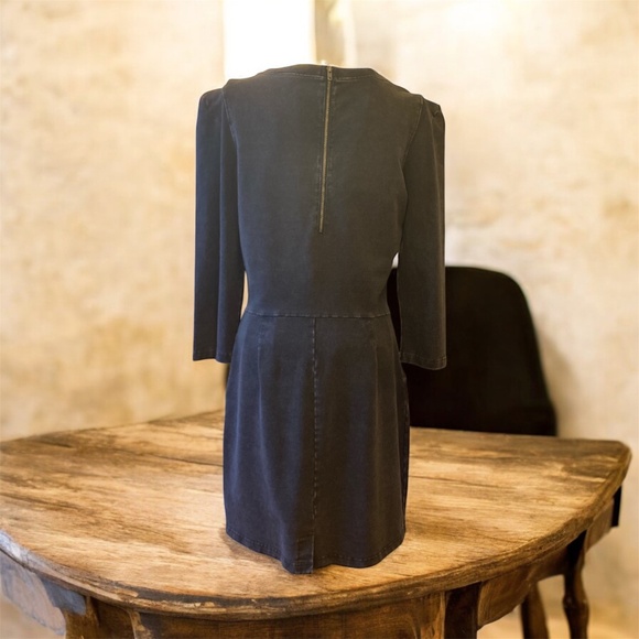 GUESS Designer dress. Chic Modern style - Picture 4 of 7